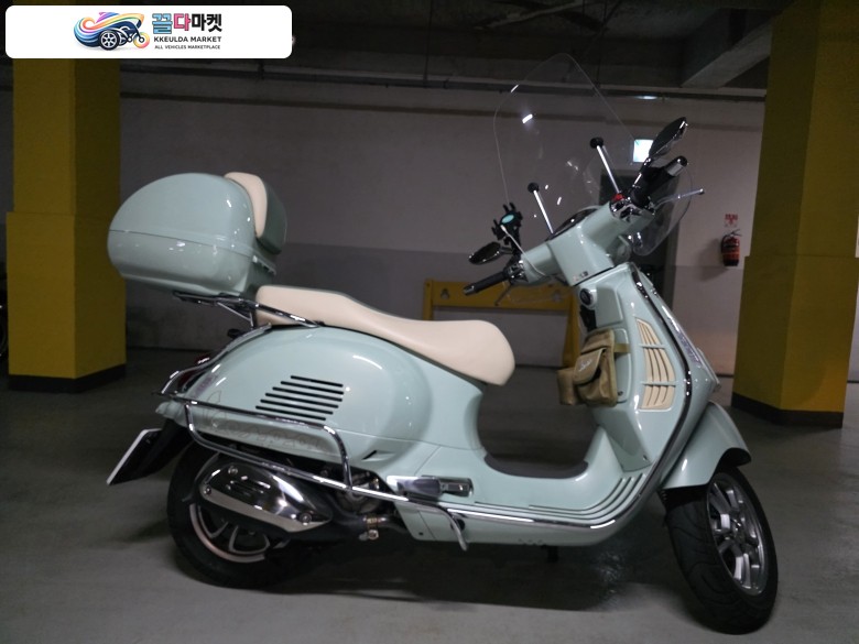 24년 베스파 GTS300 클래식 팝니다