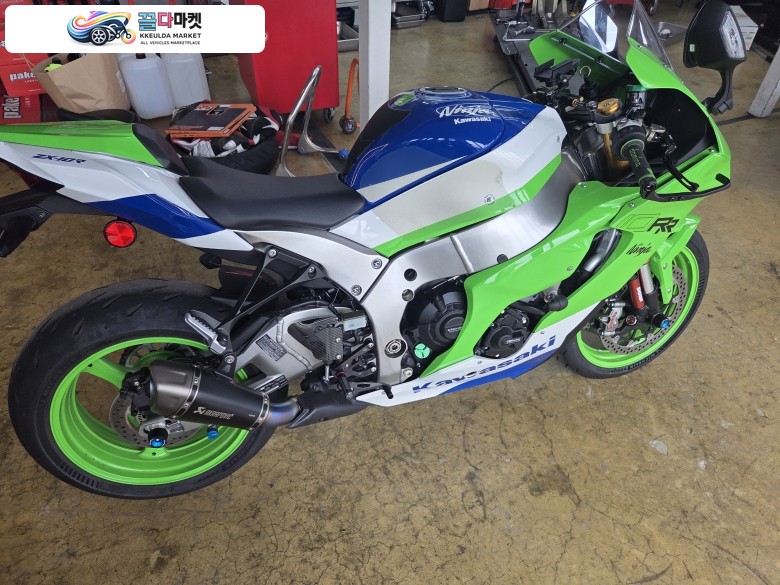 깔끔한 가와사키 40주년 zx-10R 판매합니다