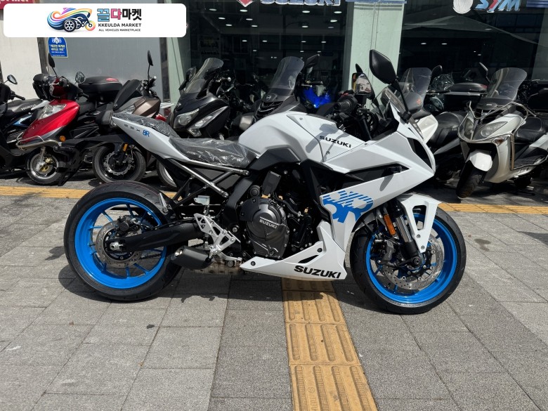 [스즈키] 2026 GSX 8R 신차 타량 입고 되었습니다