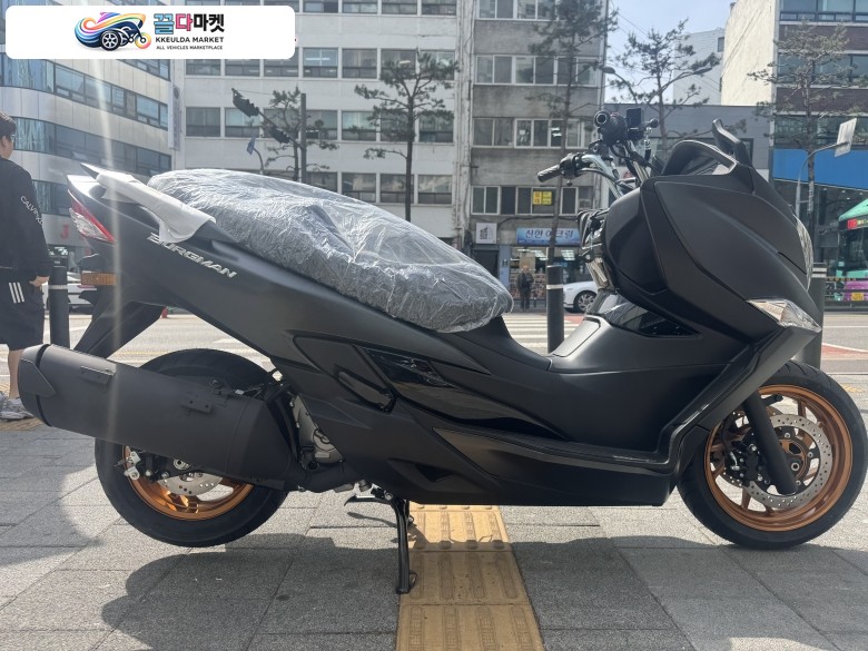 [스즈키]2026 버그만 400 신차 다량 입고되었습니다