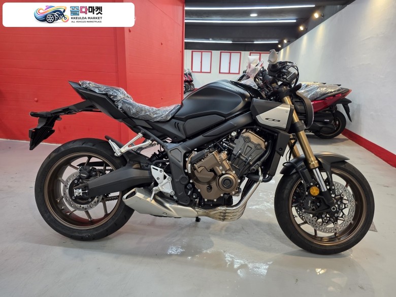 혼다 CB650R E클러치 25년식 신차판매합니다