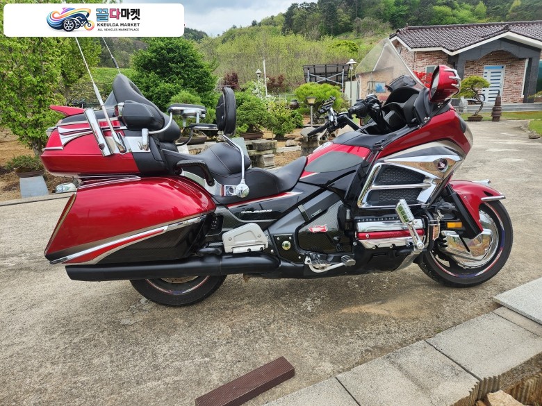 골드윙 1800cc 40주년 팝니다~