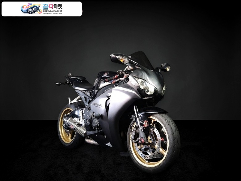 [혼다] CBR1000RR 슈퍼 스포츠 - 정품 요시무라 슬립온 배기 구변완료 - 무사고 관리잘된 깔끔한 중고 매물 -  정직한 매입과 최고가 대차를 도와드립니다