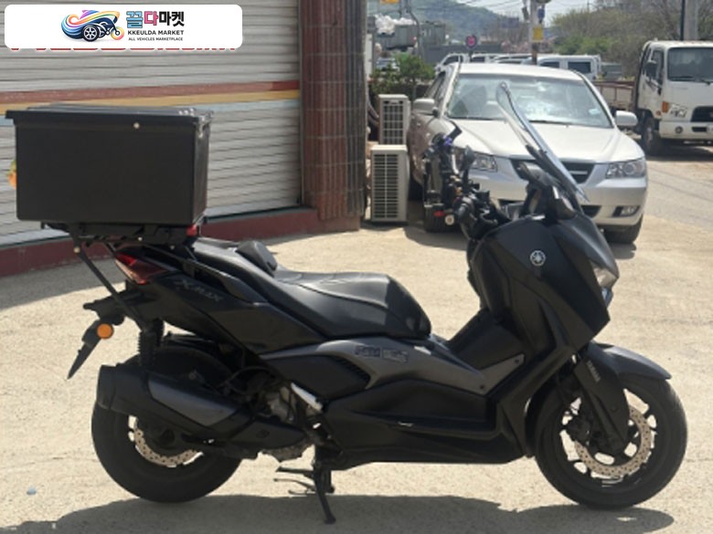 야마하 Xmax300 25년식 팝니다.