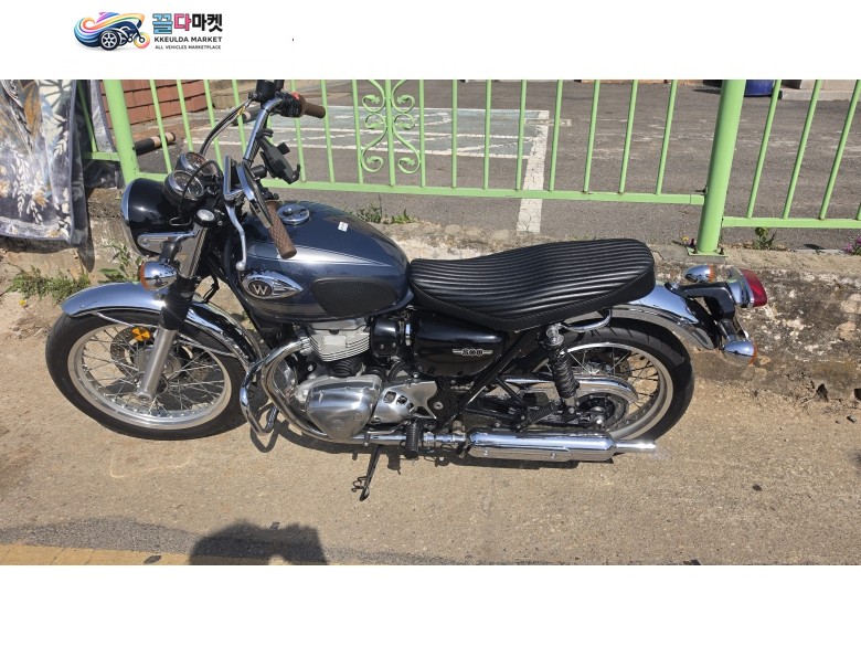 W800