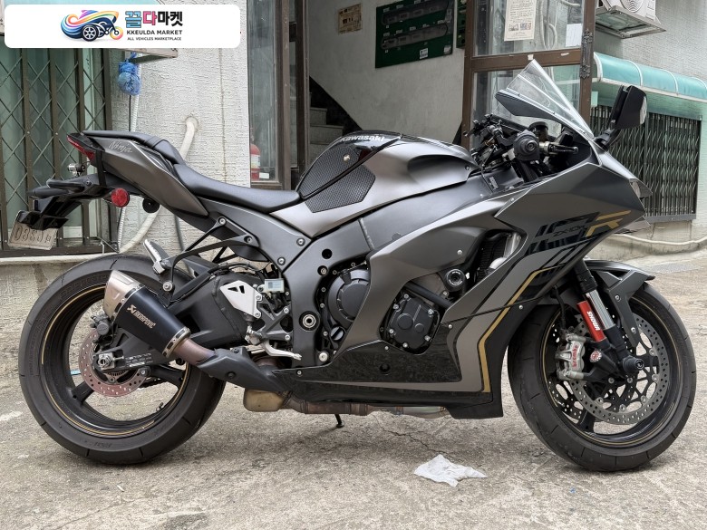 2023년식 1인소유 ZX-10R 아크라포빅 풀배기 4,891km 짧은 키로수 무사고
