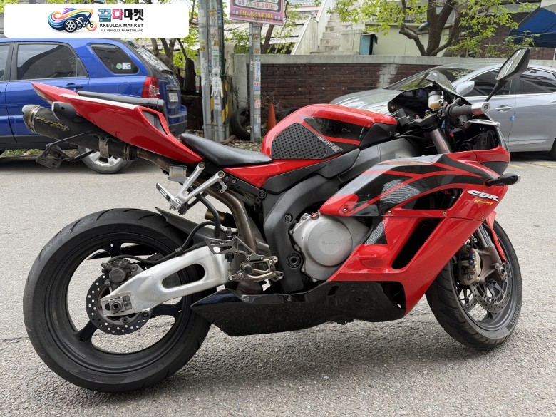 04년식 관리 잘 된 CBR 1000RR 판매합니다