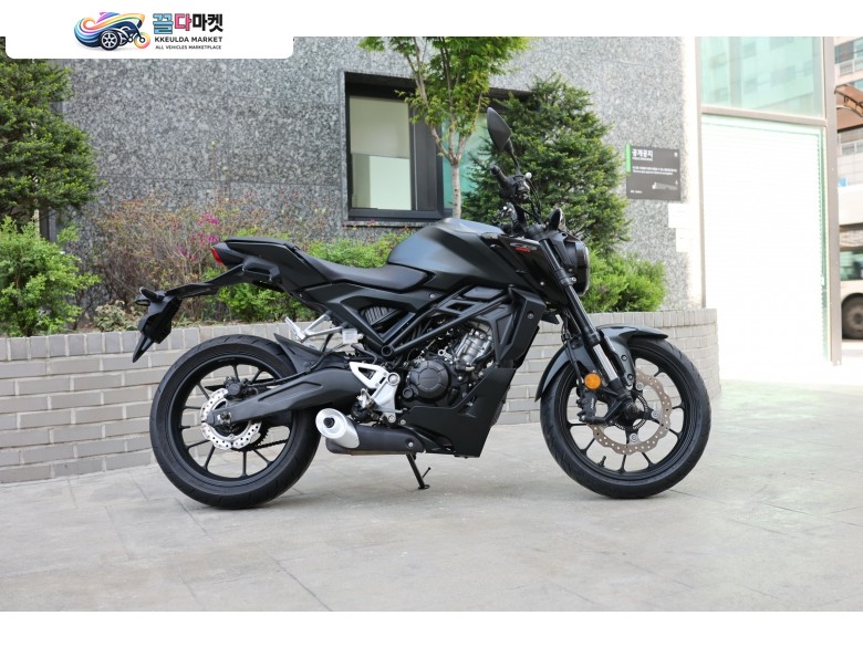 혼다 CB125R 23년식 1398km 신차급 컨디션 차량