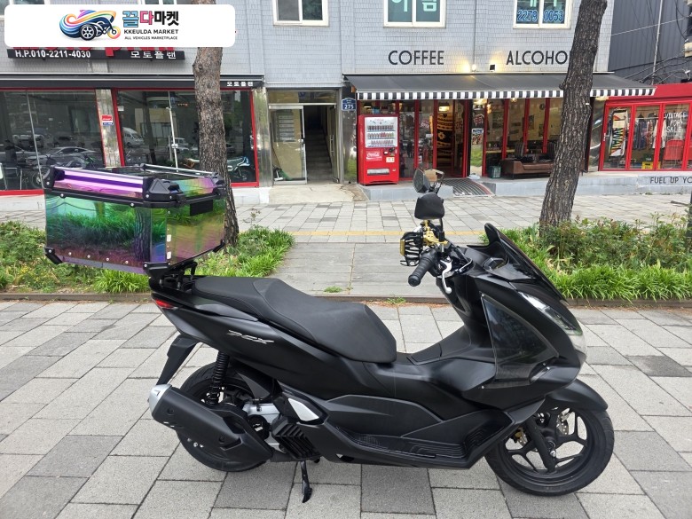 티바이크 2024년 최상급 컨디션 혼다 더뉴PCX125 ABS 블랙 배달세팅 판매합니다. -카드-대차-할부-