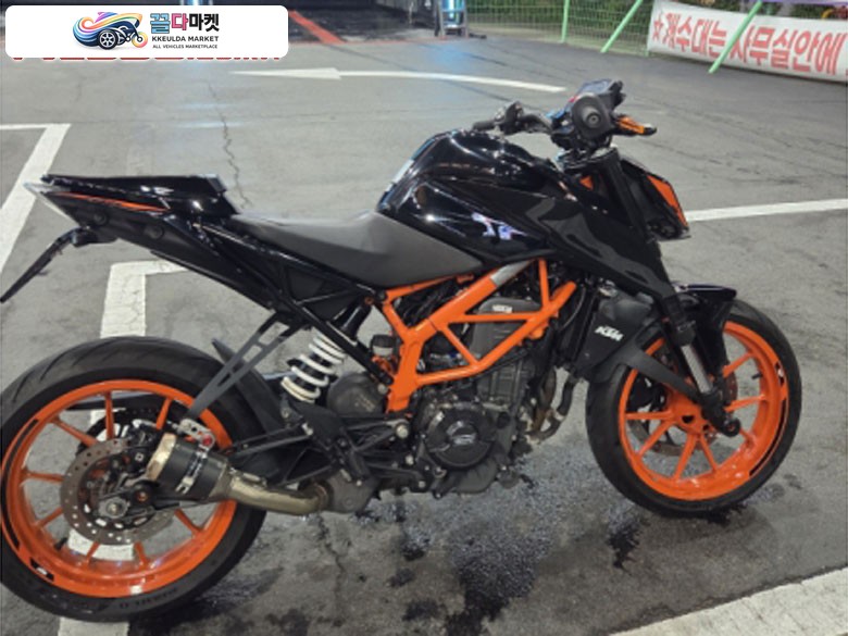 2022 KTM DUKE 390