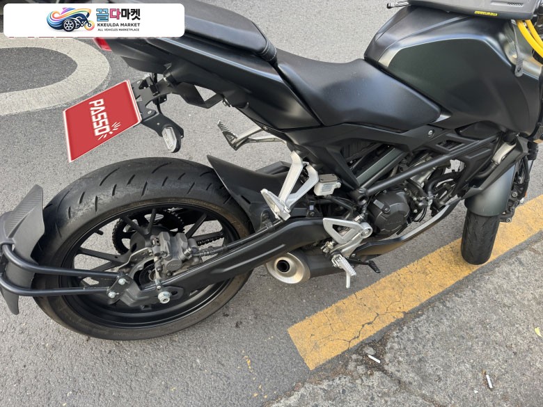 2023년 혼다 CB125R