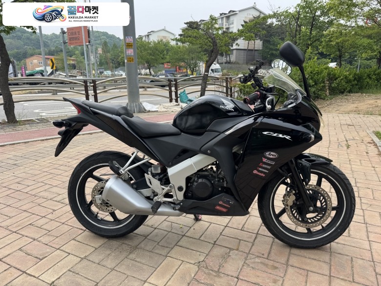 cbr125 16년 무슬립무사고 짧은 적산거리 A급 컨디션 팝니다