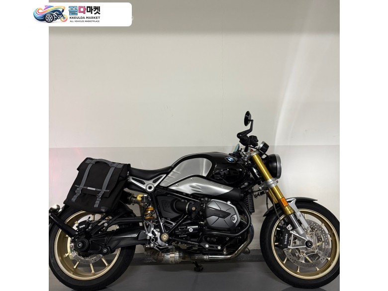 21년식 BMW 알나인티노말, R NINE T , R9T 아크라,올린즈,게일스피드단조휠,리조마 등등 옵션다수 신차급차량 판매합니다.