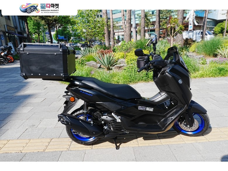 NMAX125 (abs) 2025년식 탑박스 세팅 차량 1084km 적은키로수 신차컨디션 유지중