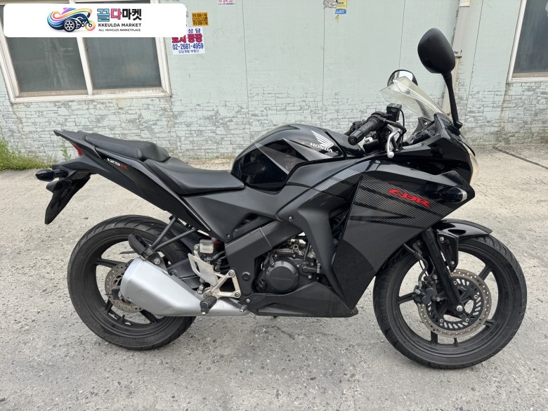 혼다 cbr125 16년형 피넬리타이어 무사고무슬립 A급 팝니다