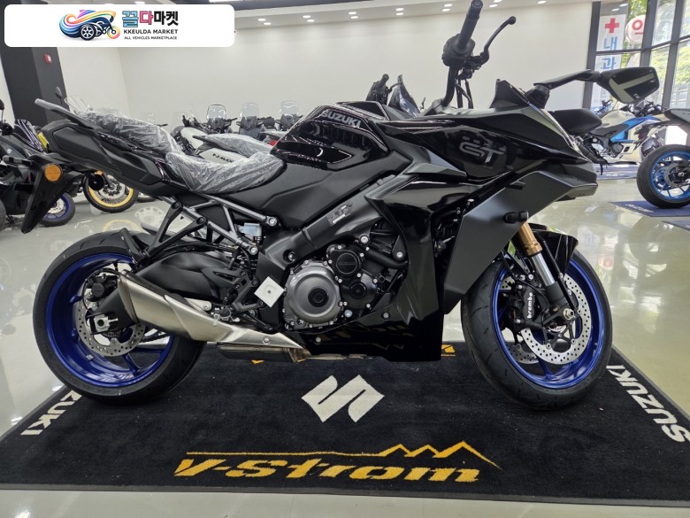 -진주신평오토바이-  -스즈키 GSX-S1000GT-   -2026년식 신차-