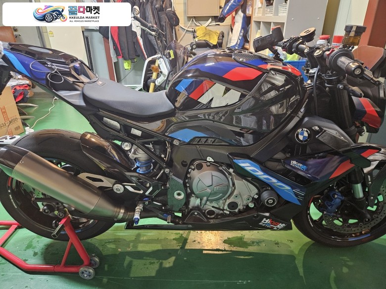 무사고 M1000R 컴페티션