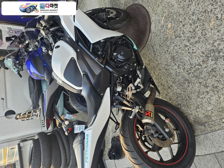 YZF R3