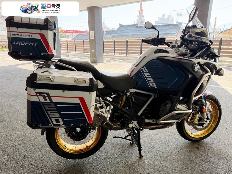 BMW R1250gs 어드벤쳐 2023년식 일인신조 오토바이 판매합니다.