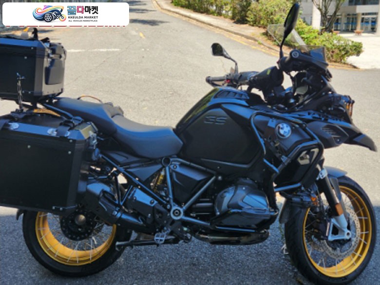 21년식 BMW R1250GS 어드벤처 트리플블랙 28,000km 컨디션 관리 신차급 모델 판매합니다.