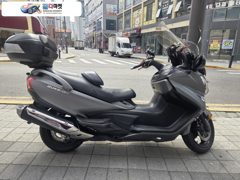 편안한 스쿠터계의 리무진 버그만 650 17년식