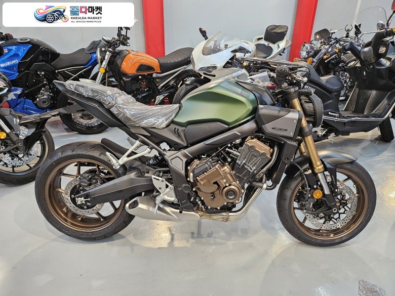 혼다 CB650R E클러치 무광그린컬러 25년식 신차판매합니다