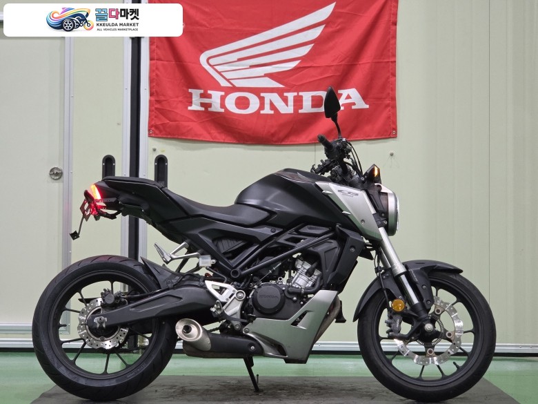 혼다CB125R 18년식 1만km 짧은키로수 깔끔한셋팅 최저가판매합니다.