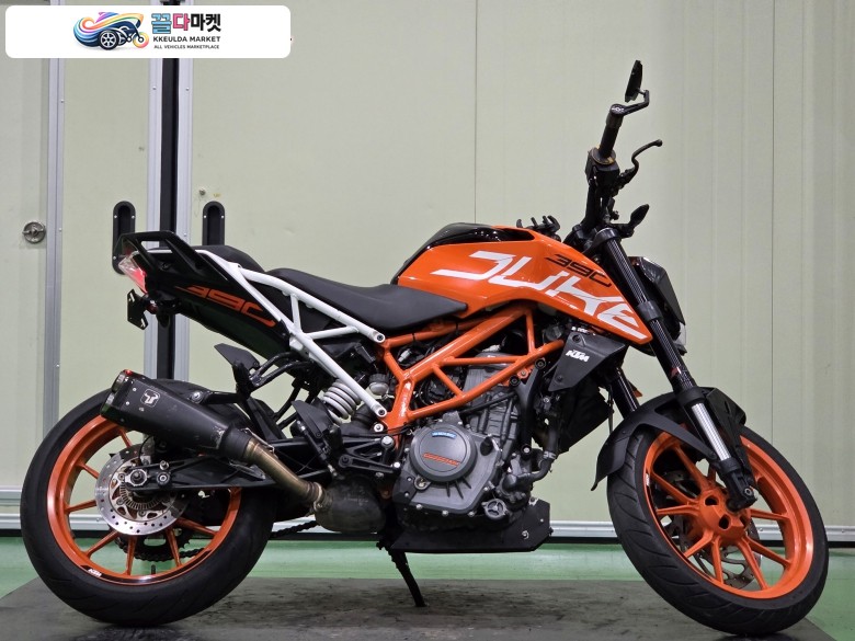 KTM 듀크390 18년식 3만km 익실머플러 구변완료 짧은키로수 최저가 판매합니다