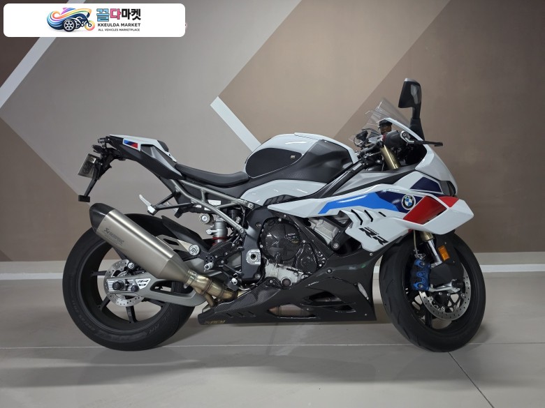 bmw s1000RR 2025년식 7월등록 풀옵션 ( 빌렛패키지 ) 보증기간많이남아있음