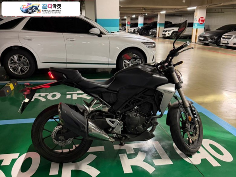 HONDA CB300R