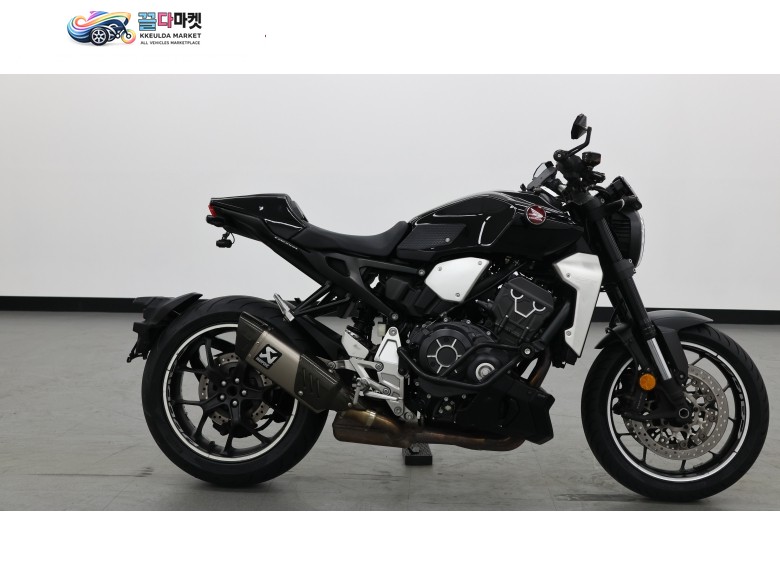 [ 매버릭바이크 ] / 아크라포빅 슬립온 장착된 혼다 CB1000R 판매합니다.