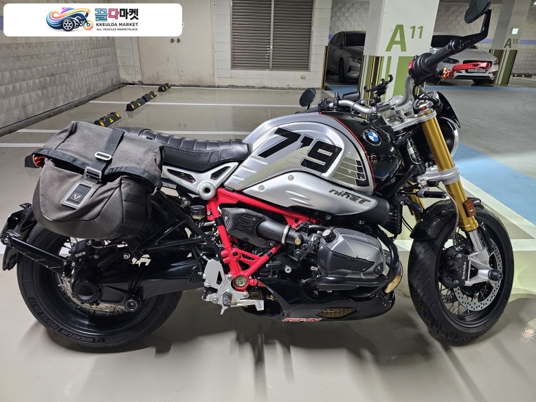 BMW RnineT Option 719.