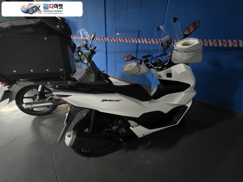 인천 24년식 pcx 6100km 팝니다.(개인)