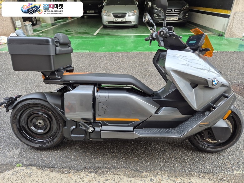 BMW CE04 22년식 15000KM 1250만원 팝니다.