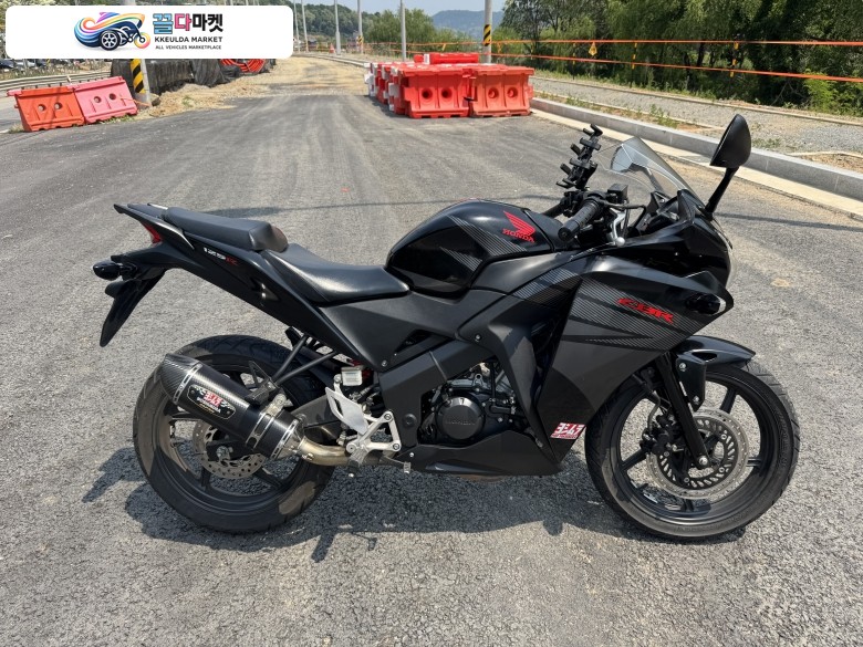혼다 CBR125 17년형 풀배기 AAAA급 구변완료 팝니다