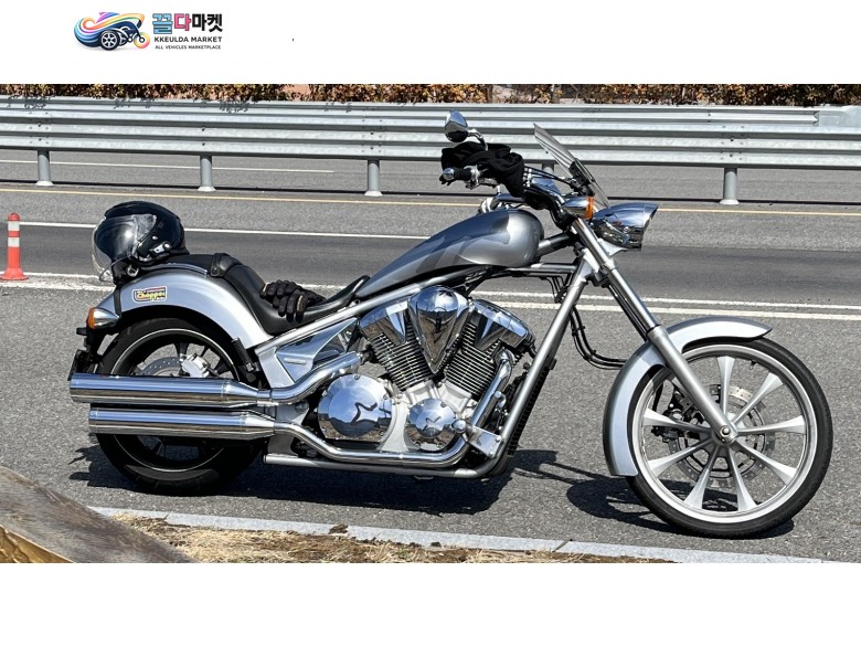 혼다 vt1300cx 팝니다.(순정)