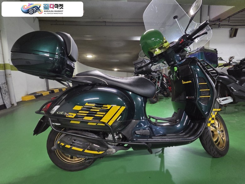 베스파 GTS 300 슈퍼스포츠abs 스폐셜에디션 판매합니다
