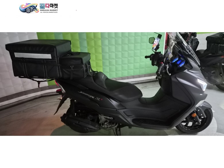 SYM 조이맥스Z플러스(23년식, 1만Km) 판매합니다. 폐지 및 서류완비