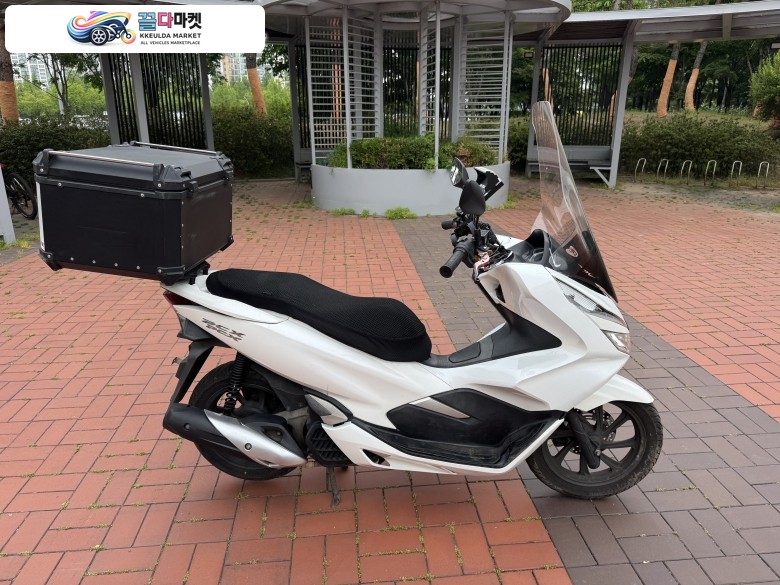 혼다 PCX125 20년식 화이트컬러 배달풀셋팅 판매합니다