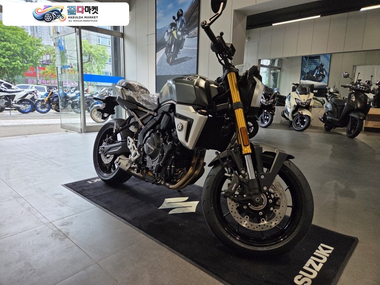 스즈키 신모델 GSX-8T 그린 판매합니다