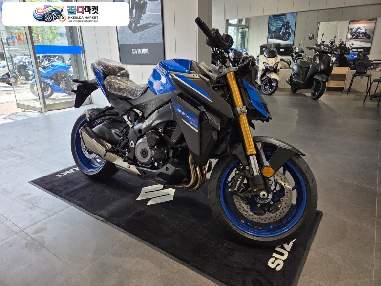 스즈키 26년 신차 GSX-S1000 블루 판매합니다