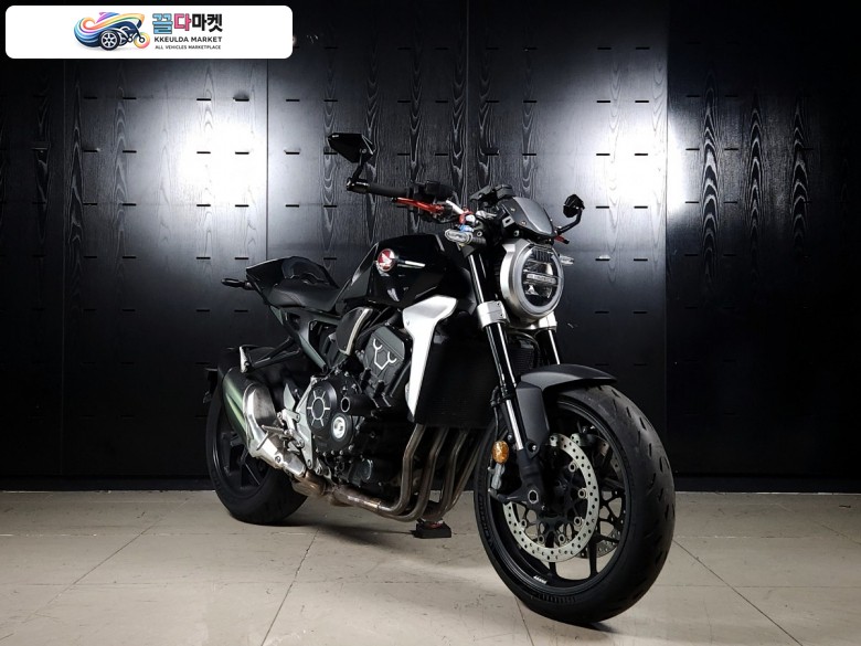 [혼다] CB1000R ABS 스포츠 네이키드 - 무사고 관리잘된 깔끔한 중고 매물 -  정직한 매입과 최고가 대차를 도와드립니다