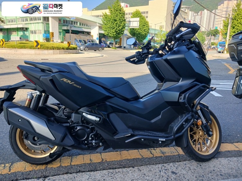 혼다HONDA 어드방350 ADV350 2025년식 4000km 레저용사용함 판매