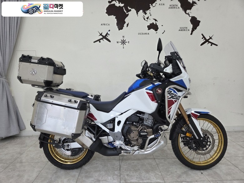 23년 키로수 짧은 아프리카트윈 CRF1100L 판매합니다.
