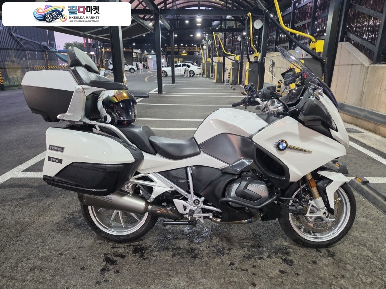BMW R1250RT 민트급 팝니다.
