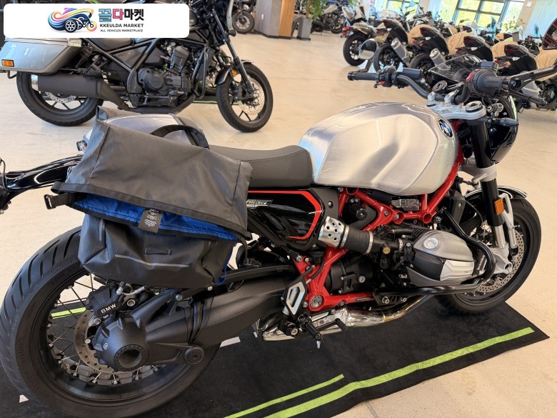 24년식 BMW R 12 NINET 옵션 719 차량입니다.