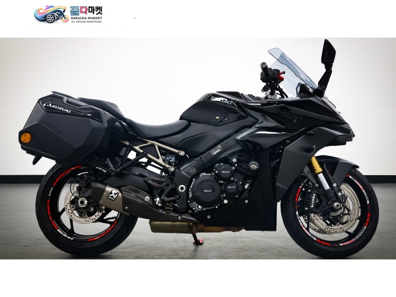 [ 매버릭바이크 ] / 아크라포빅 머플러 장착된 스즈키 GSX-S1000GT 판매합니다.