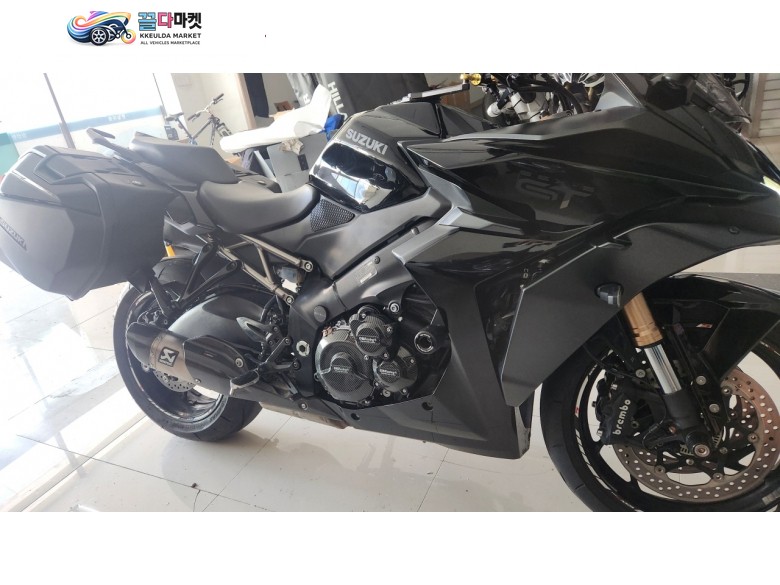 스즈키 gsx-s1000gt~~2023년식 무사고 아크라포빅 머플러 장착