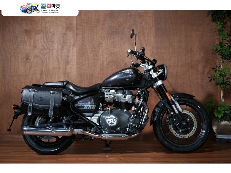 로얄엔필드 / 슈퍼메테오650 / 2023 / 2,450 KM / 600만원 / 판매/대차