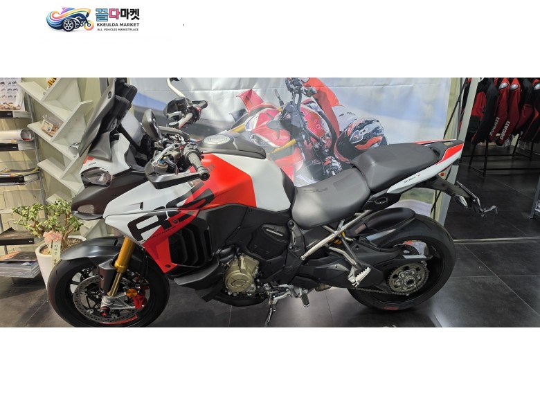 두카티 멀티스트라다 V4 RS